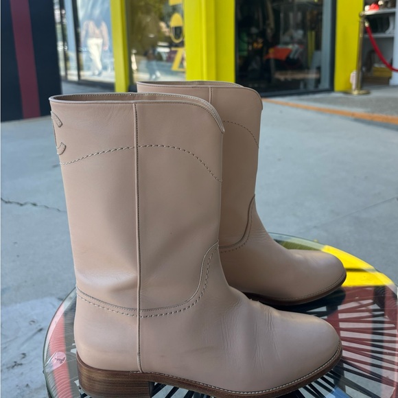 CHANEL Cream/Nude Ascot Western Ankle Boots/40 - Picture 2 of 6